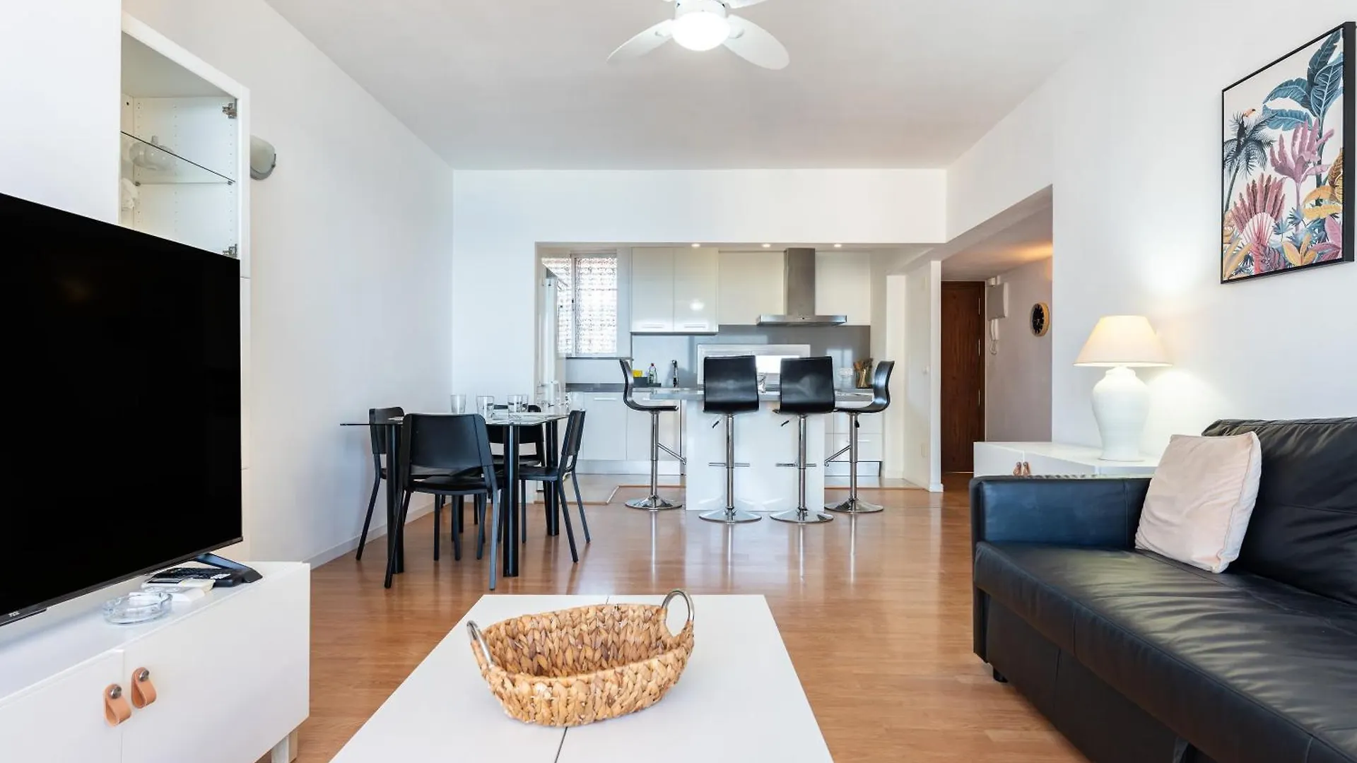 2 Bed 1 Bath Very Bright Apt Fuengirola Appartement