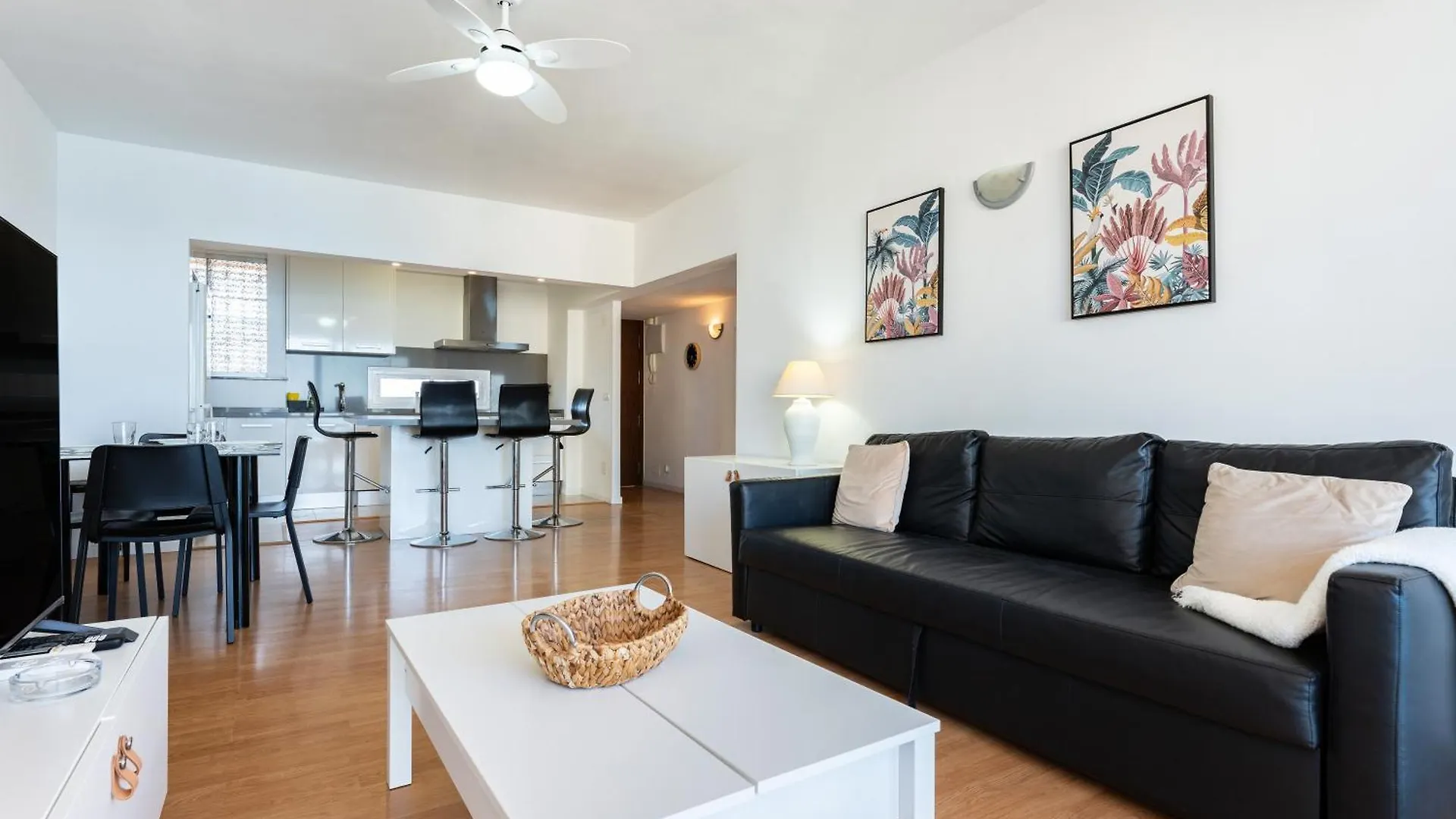 2 Bed 1 Bath Very Bright Apt Fuengirola Apartment